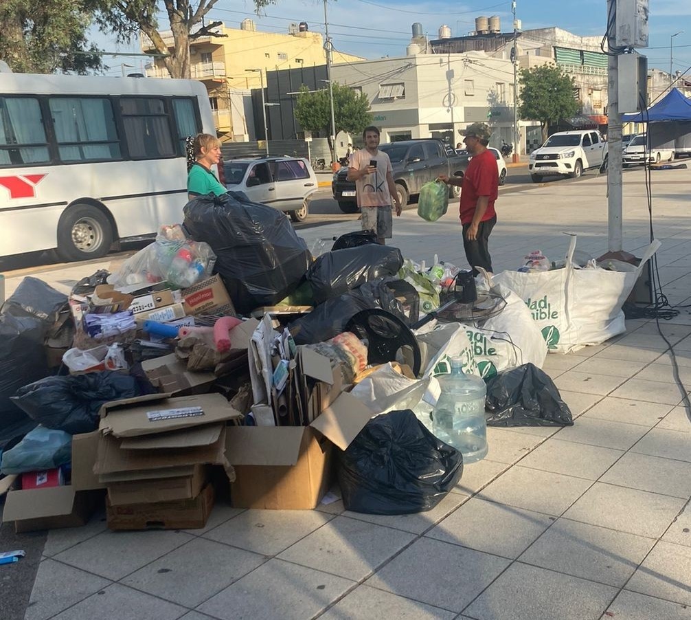 Vecinos de la ciudad respondieron de manera exitosa a la recolección de desechos reciclables en el Ecopunto