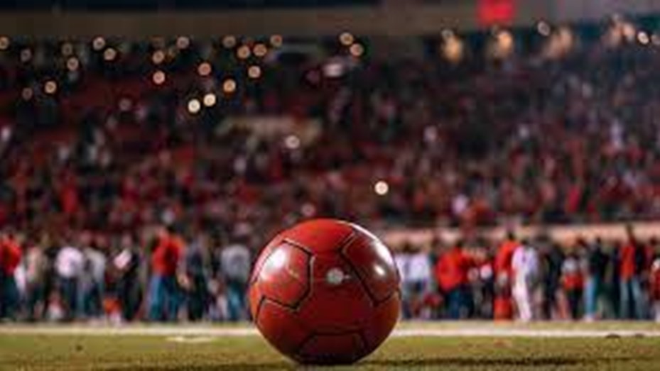 La Liga B del fútbol italiano jugará con una pelota roja para recordar la violencia contra la mujer