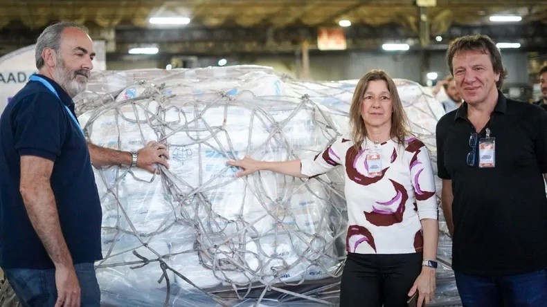 Partió un avión de ayuda humanitaria rumbo a Gaza con 6 toneladas de alimentos