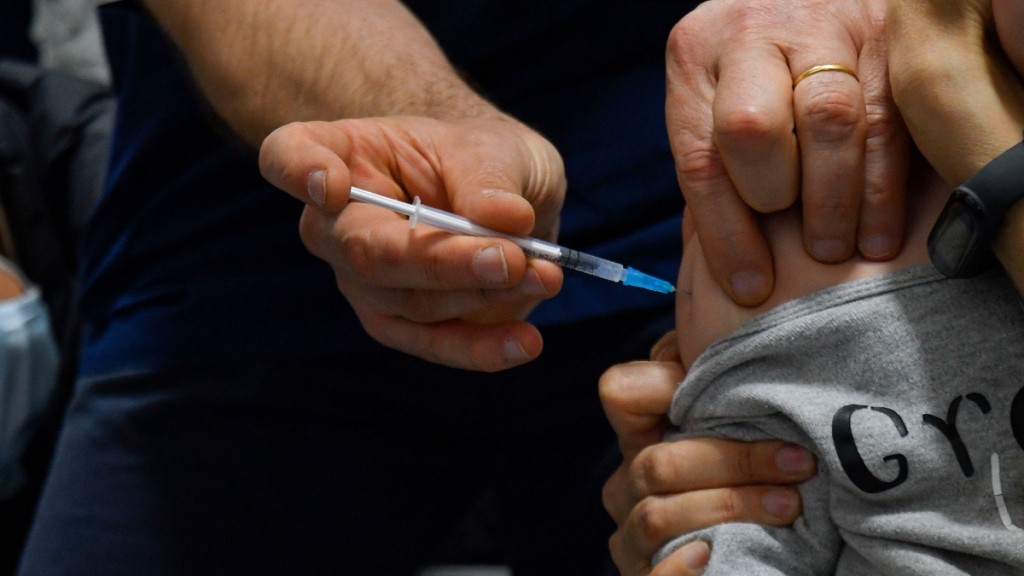 Covid-19: Más del 75% de los mayores de 40 años no se aplicó el refuerzo de la vacuna