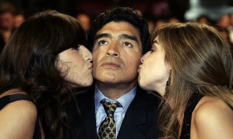 Insólito: cerraron una cuenta de fotos en homenaje a Diego Maradona y apuntan contra Dalma y Giannina